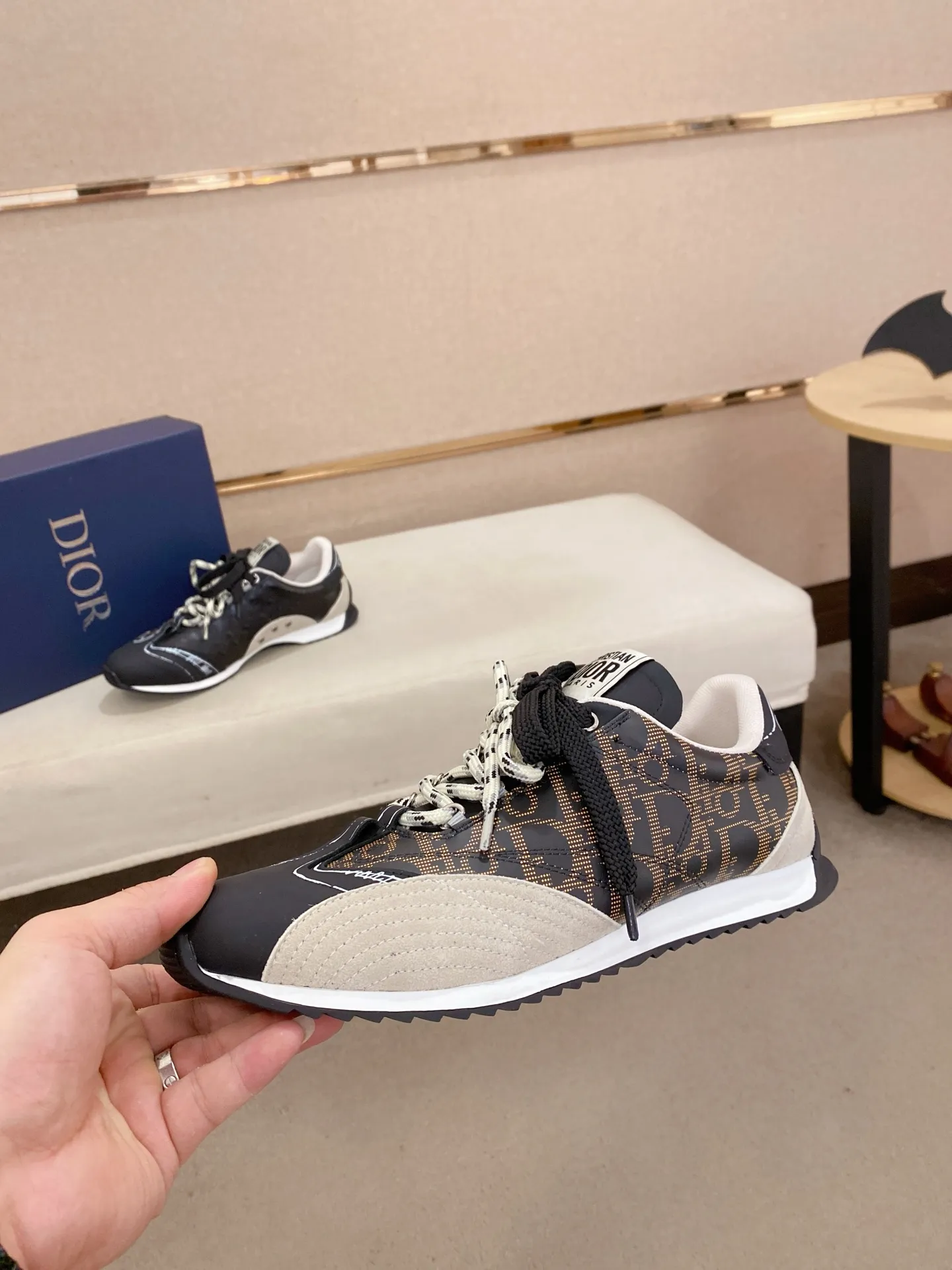 Men's shoes💰: 500💰Couple style💏 [Dior·Dior] New casual sports style men's shoes, new spring and summer design, perfect workmanship, lace-up lazy style to create wardrobe quality, upper: imported first-layer cowhide, mesh breathable lining soft and comfortable, ultra-light TPU wear-resistant outsole, simple, versatile fashion men's shoes, excellent color code number 35--44. (45,46 customized items are not returnable or exchangeable)